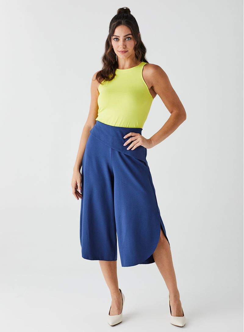 blusa-regata-com-bojo-21988-cyber-lime-calca-pantacourt-com-cos-tranpassado-20565-blue-jeans--2-
